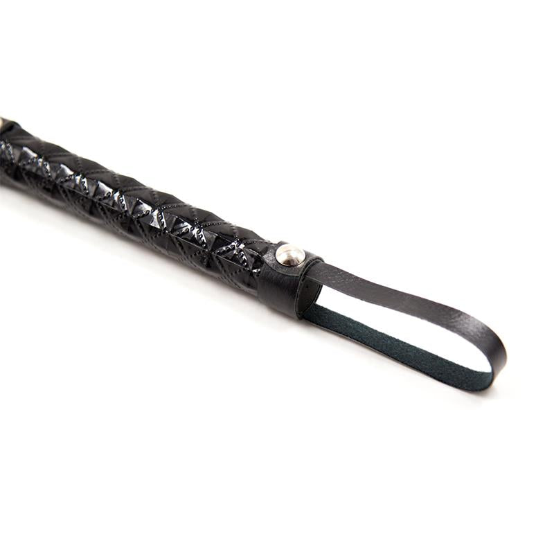 Flogger Patron de Diamante y Mango de Metal 39 cm Negro
